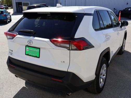 2025 Toyota RAV4 LE