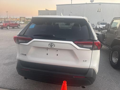 2025 Toyota RAV4 LE