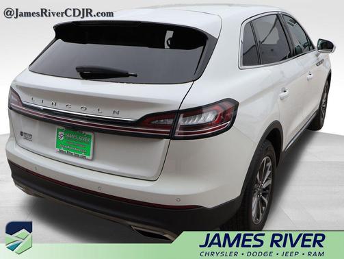 Pristine White Metallic Tri-Coat 2023 Lincoln Nautilus Standard