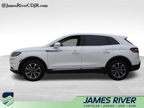 Pristine White Metallic Tri-Coat 2023 Lincoln Nautilus Standard