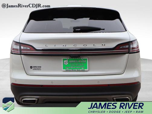 Pristine White Metallic Tri-Coat 2023 Lincoln Nautilus Standard