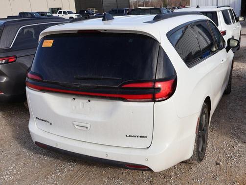 2025 Chrysler Pacifica Limited