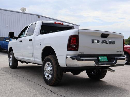 Bright White Clearcoat 2026 RAM 2500 Tradesman Crew Cab 4x4 6'4' Box