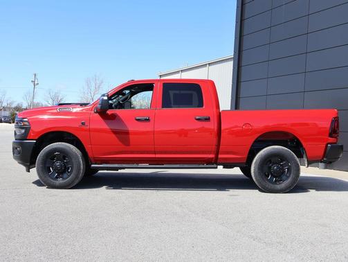 2026 RAM 2500 Tradesman Crew Cab 4x4 6'4' Box