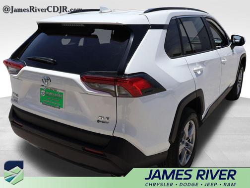 Ice Cap 2025 Toyota RAV4 Hybrid XLE