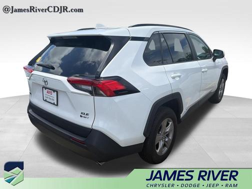 Ice Cap 2025 Toyota RAV4 Hybrid XLE