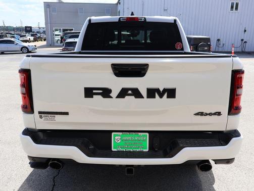 Bright White Clearcoat 2026 RAM 1500 Big Horn/Lone Star