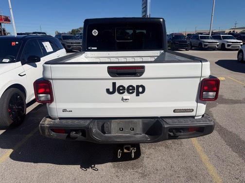 Bright White Clearcoat 2023 Jeep Gladiator Sport S