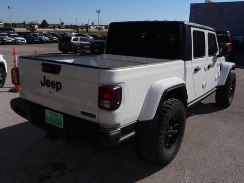 Bright White Clearcoat 2023 Jeep Gladiator Sport