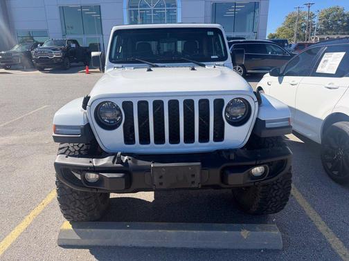Bright White Clearcoat 2023 Jeep Gladiator Sport S
