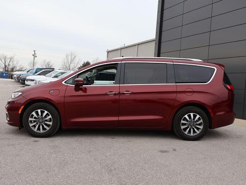 2021 Chrysler Pacifica Hybrid Touring L
