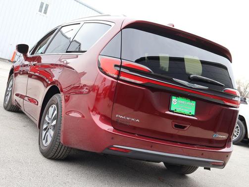 2021 Chrysler Pacifica Hybrid Touring L