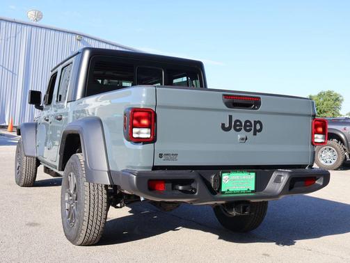 Anvil Clearcoat 2026 Jeep Gladiator Sport