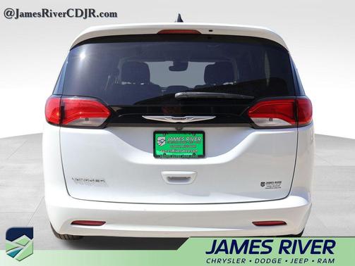 Bright White Clearcoat 2023 Chrysler Voyager LX