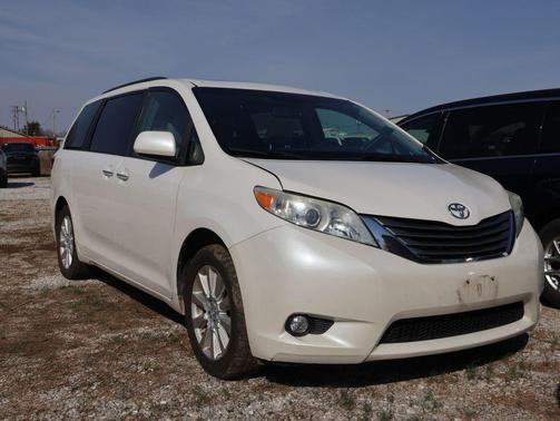 2015 Toyota Sienna SE