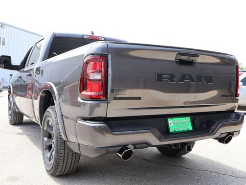 Granite Crystal Metallic Clearcoat 2026 RAM 1500 Big Horn/Lone Star
