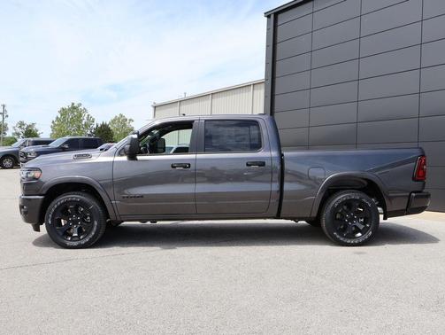 Granite Crystal Metallic Clearcoat 2026 RAM 1500 Big Horn/Lone Star