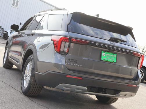 2025 Ford Explorer Active