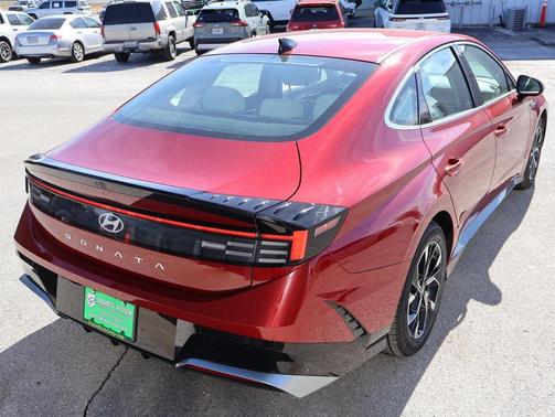 2025 Hyundai SONATA SEL