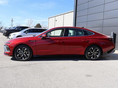 2025 Hyundai SONATA SEL