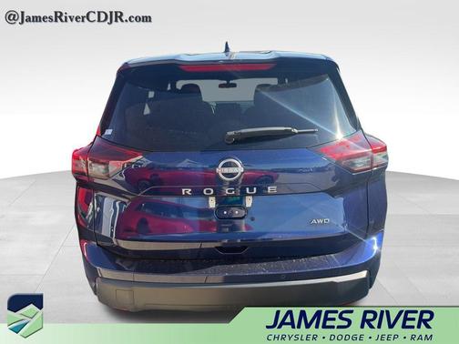 Deep Ocean Blue 2025 Nissan Rogue SV