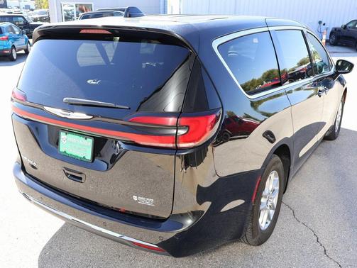 2025 Chrysler Pacifica L