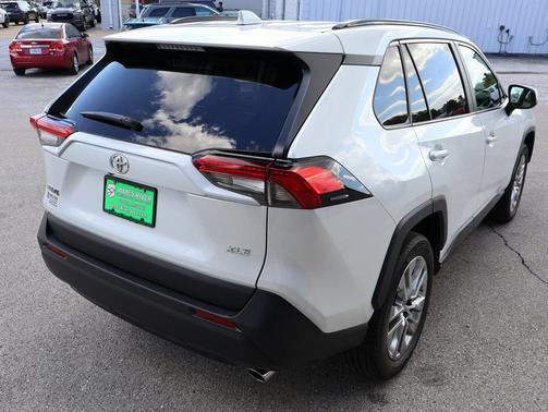 2025 Toyota RAV4 XLE Premium