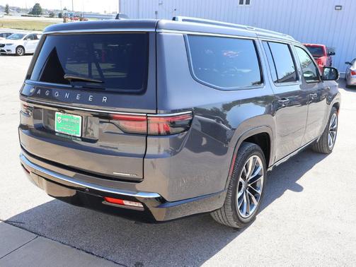 Baltic Gray Metallic Clearcoat 2023 Jeep Wagoneer L Series III 4x4