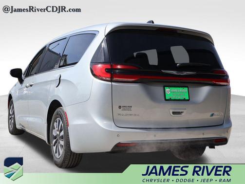 2023 Chrysler Pacifica Hybrid Touring L