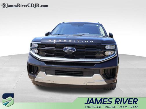 Black Metallic 2025 Ford Expedition Max Platinum