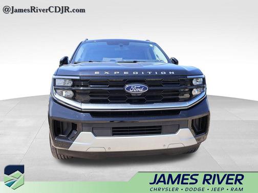 Black Metallic 2025 Ford Expedition Max Platinum