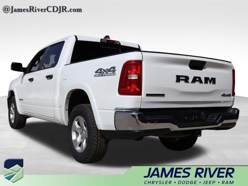 Bright White Clearcoat 2025 RAM 1500 Big Horn/Lone Star