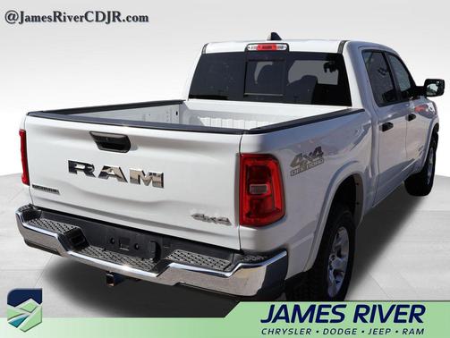 Bright White Clearcoat 2025 RAM 1500 Big Horn/Lone Star