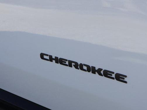 2026 Jeep Cherokee Overland