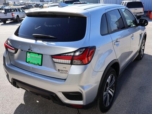 2024 Mitsubishi Outlander Sport SE