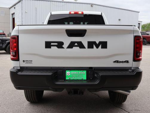 Bright White Clearcoat 2026 RAM 3500 Tradesman Crew Cab 4x4 6'4' Box