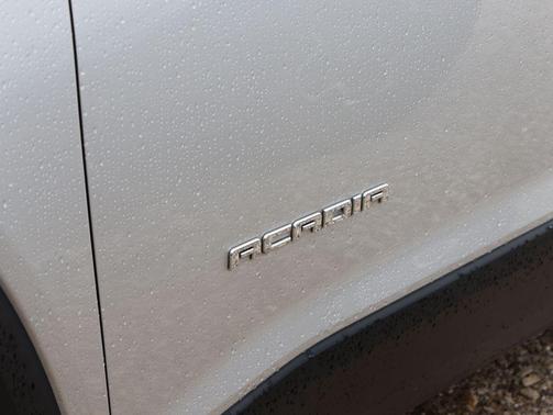 Quicksilver Metallic 2019 GMC Acadia SLT-1