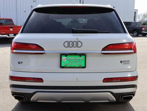 2025 Audi Q7 55 Premium Plus