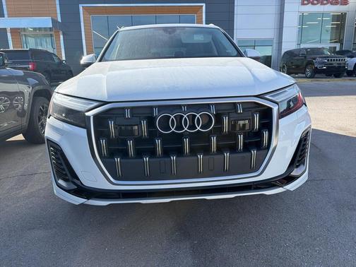 2025 Audi Q7 55 Premium Plus
