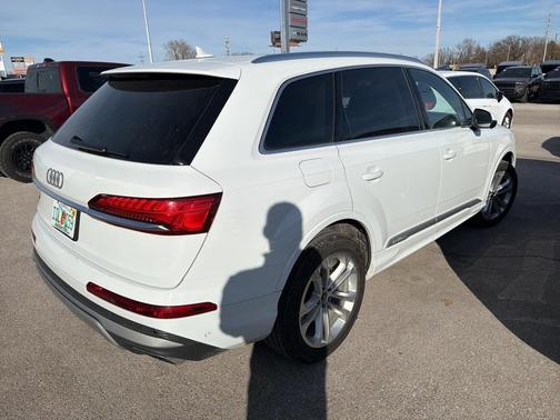 2025 Audi Q7 55 Premium Plus