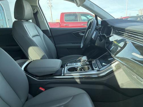 2025 Audi Q7 55 Premium Plus