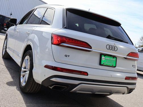 2025 Audi Q7 55 Premium Plus