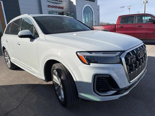 2025 Audi Q7 55 Premium Plus