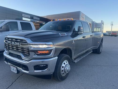 2026 RAM 3500 Tradesman Crew Cab 4x4 8' Box