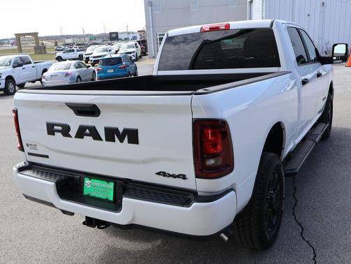 Bright White Clearcoat 2026 RAM 2500 Big Horn Crew Cab 4x4 6'4' Box