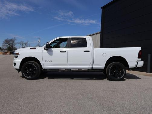 Bright White Clearcoat 2026 RAM 2500 Big Horn Crew Cab 4x4 6'4' Box