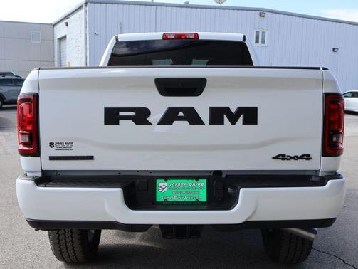 Bright White Clearcoat 2026 RAM 2500 Big Horn Crew Cab 4x4 6'4' Box