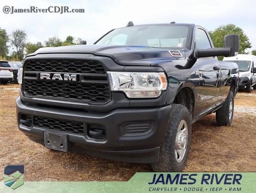 Diamond Black Crystal Pearlcoat 2022 RAM 2500 Tradesman Regular Cab 4x4 8' Box