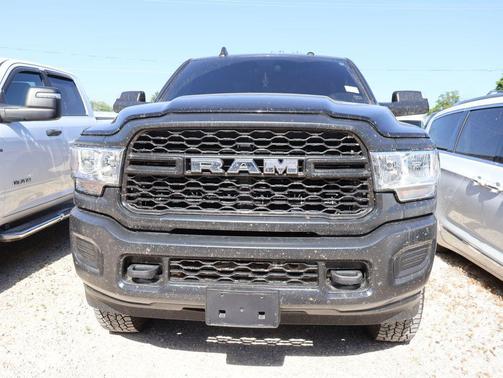 Diamond Black Crystal Pearlcoat 2022 RAM 2500 Tradesman Regular Cab 4x4 8' Box