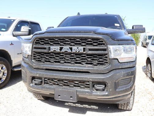 Diamond Black Crystal Pearlcoat 2022 RAM 2500 Tradesman Regular Cab 4x4 8' Box